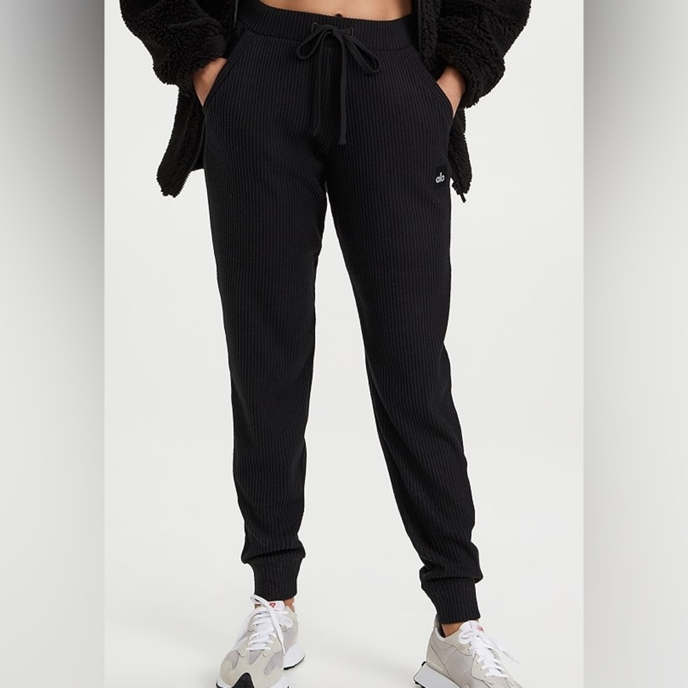 ALO Yoga Muse Sweatpants Black Joggers Women’s Size XS